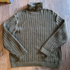 Old Navy size large ladies olive green chunky sweater
